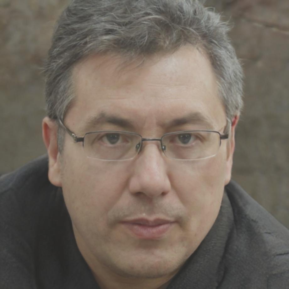 Portrait de Maxence Delacroix, expert en stratégie business
